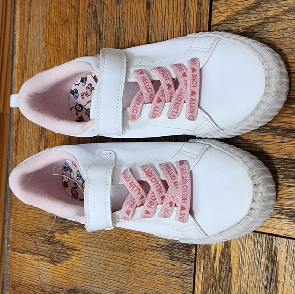 Sneakers with Hello kitty design Sz 12 - Picture 6 of 9